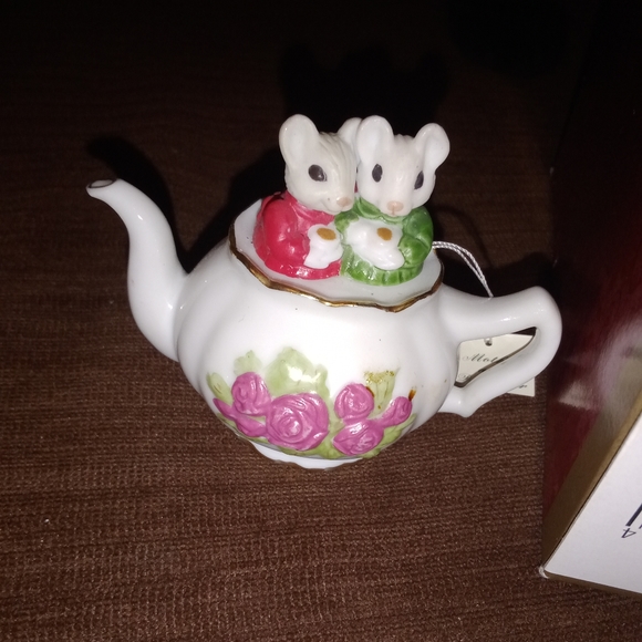 Mother & daughter ornament - Picture 1 of 1